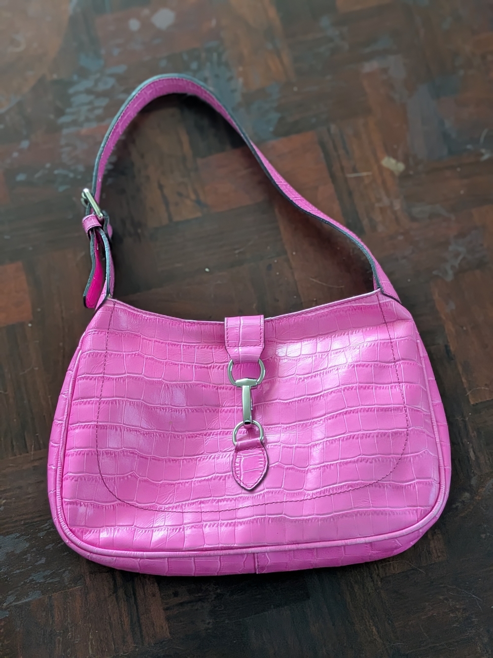 L'INTERVALLE Hot Pink Croc-Embossed Shoulder Bag